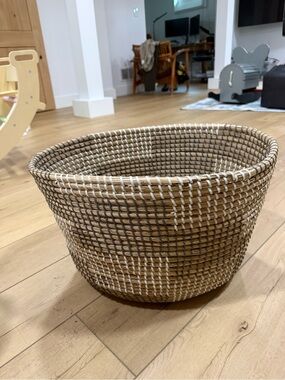 Crate&Barrel Woven Basket White Gray